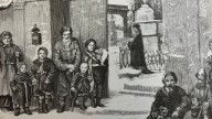 возле входа на кладбище Александро-Невской лавры. СПБ.