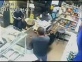 Продавец с мачете прогнал грабителя из магазина в США