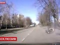 Водитель "золотого" мотоцикла погиб, врезавшись в иномарку в Москве