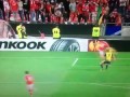 [Benfica-Fenerbahce] Gökhan gets kicked !