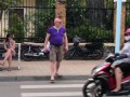 Русские переходят дорогу во Вьетнаме