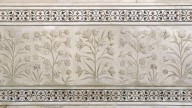 Flowers_in_marble,_Taj_Mahal,_Agra,_India_1