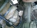Кот застрял в подвеске машины
