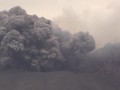 Мощная ударная волна при взрывном извержении вулкана Сакурадзима, Япония