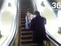 Пьяный москвич разрезал себе шею, когда свалился с эскалатора на станции метро «Кузнецкий мост»
