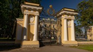 vorota-kamennoostrovskogo-dvorca-160083big