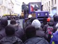 Штурм Администрации Президента трактором (01.12.2013)