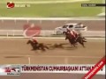Президент Туркмении упал с лошади во время скачек