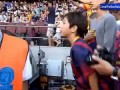 Niño llora al recibir la camiseta de Piqué | Barcelona 7-0 Levante | 18-08-2013