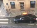 Французские пожарные тушат новенький Мерседес