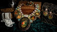 с лаковой миниатюрой