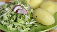 отварной с салатом из пекинской капусты копия