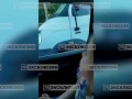 Неадекватный водитель «ГАЗели» с пистолетом напал на машину с детьми